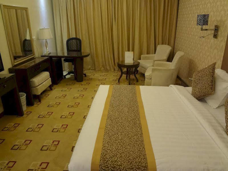 Sanam Hotel Suites - Riyadh Ngoại thất bức ảnh